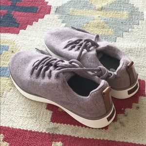 NWT Freestep lilac sneaker